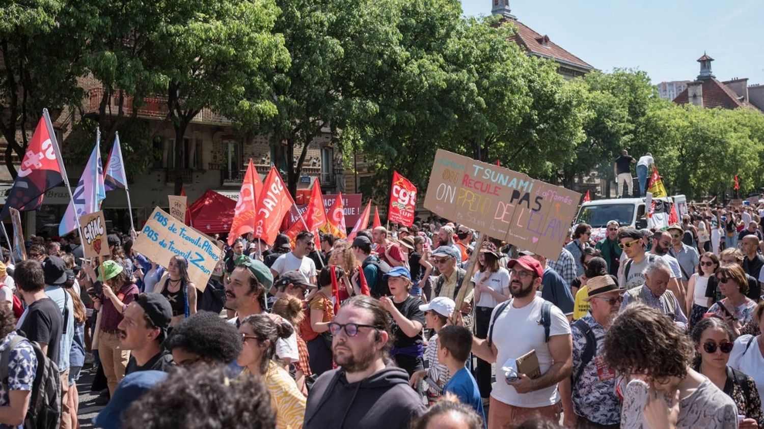 Loi sur le travail le 1er-Mai : huit syndicats demandent à Sébastien Lecornu de "respecter la démocratie sociale et politique"