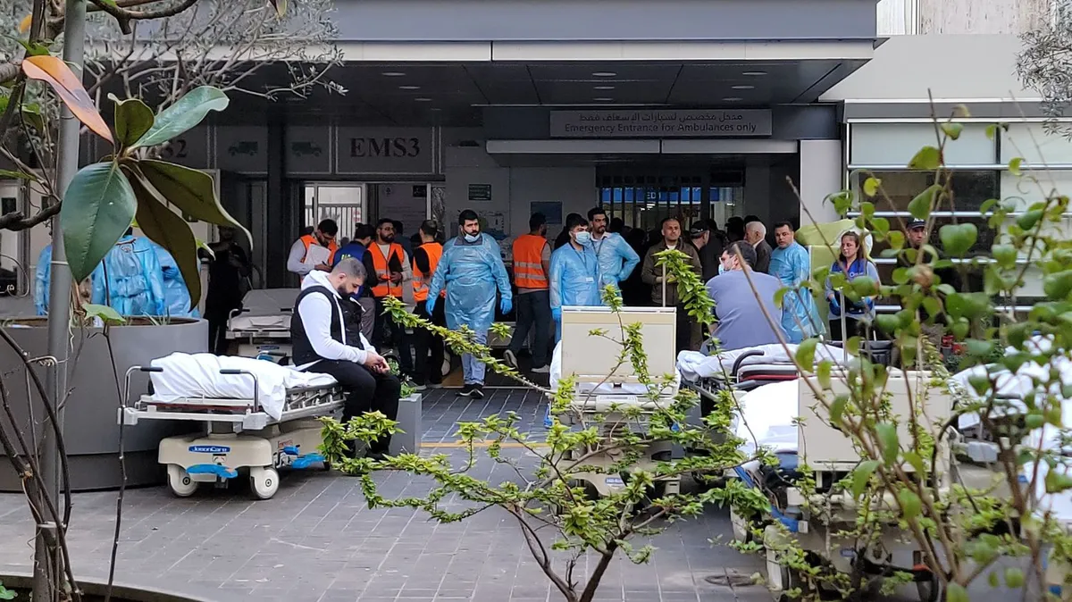 Dans les hôpitaux de Beyrouth, l'afflux de blessés après les frappes israéliennes et le traumatisme de l'explosion du port