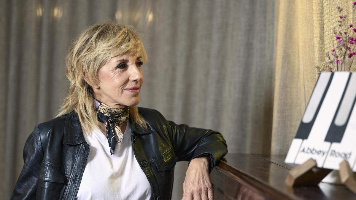 
                                                                                                                                                Ana Torroja: “La marioneta se mueve sin hilos”
                                                                                                                                            
