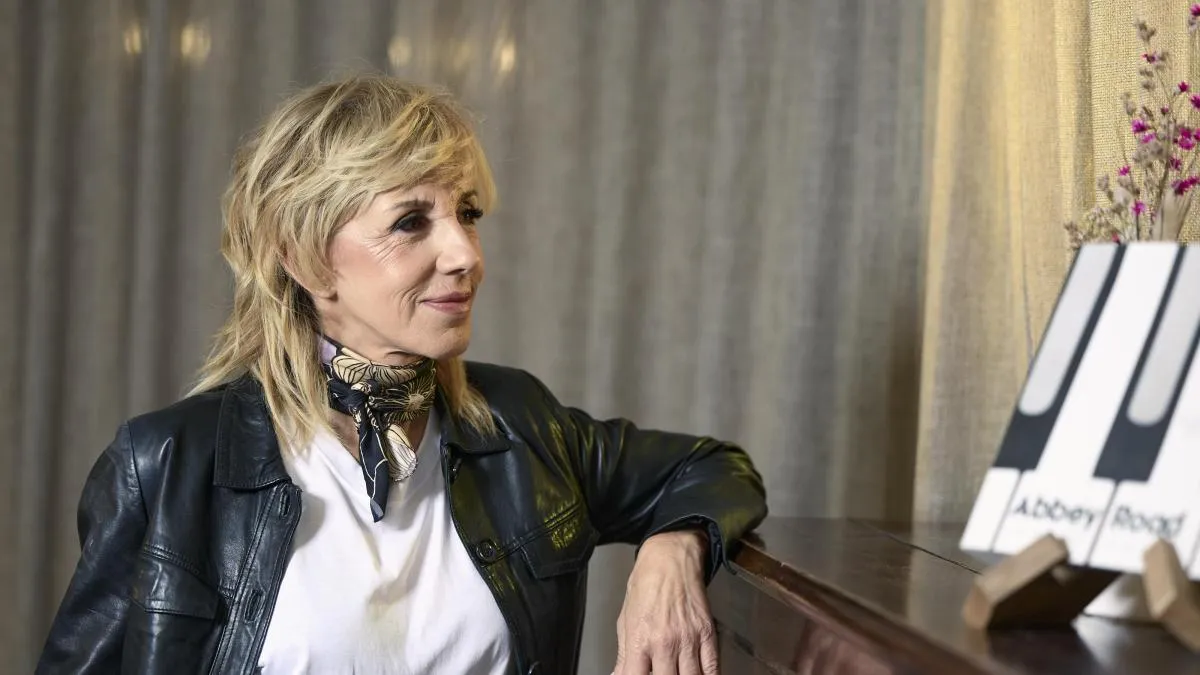
                                                                                                                                                Ana Torroja: “La marioneta se mueve sin hilos”
                                                                                                                                            