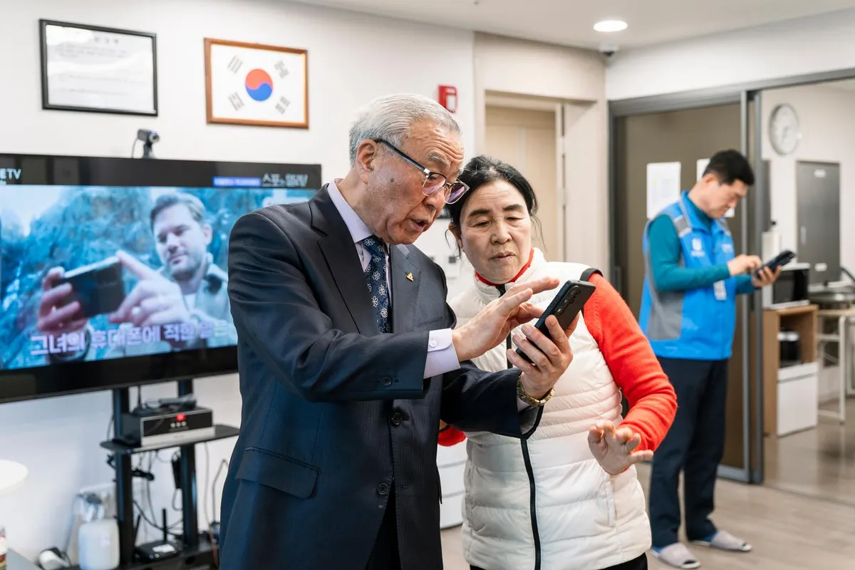 En Corée du Sud, des centres publics apprennent aux seniors comment apprivoiser les nouvelles technologies