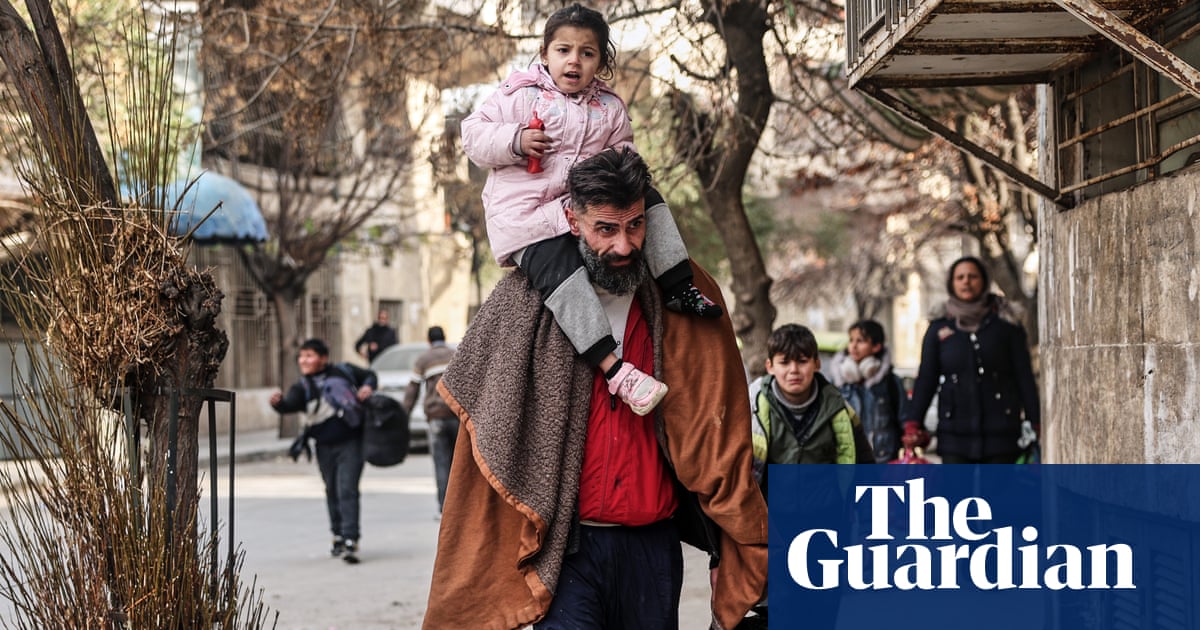 Syrian army orders Aleppo evacuations amid fighting with Kurdish forces