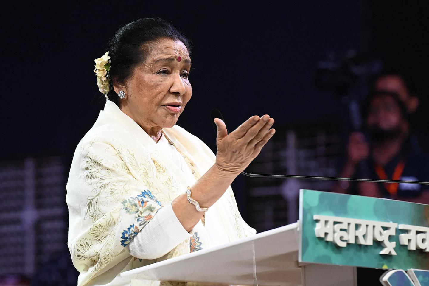Asha Bhosle, légende de la musique de Bollywood, est morte à l’âge de 92 ans