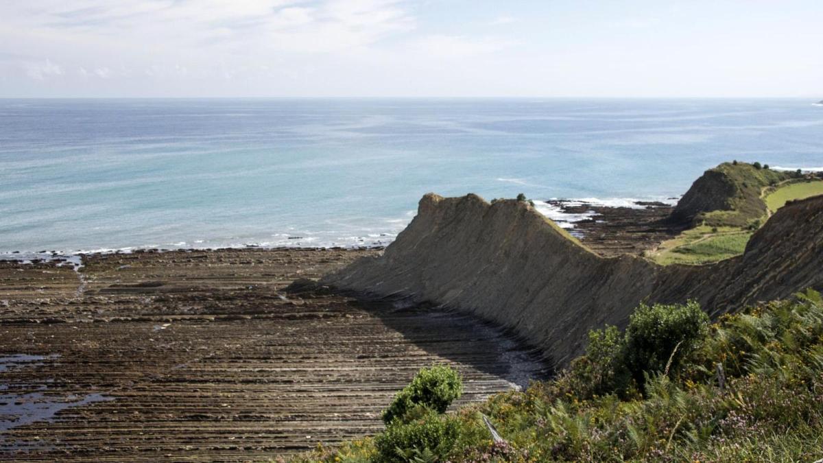
                                                                                                                       Hallada sin vida una mujer en la playa de Itzurun de Zumaia (Guipúzcoa)
                                                                                                                   