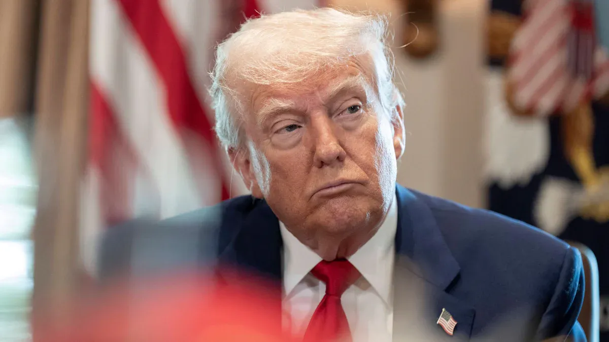 Krieg in Nahost: Trump kündigt Seeblockade der Straße von Hormus an