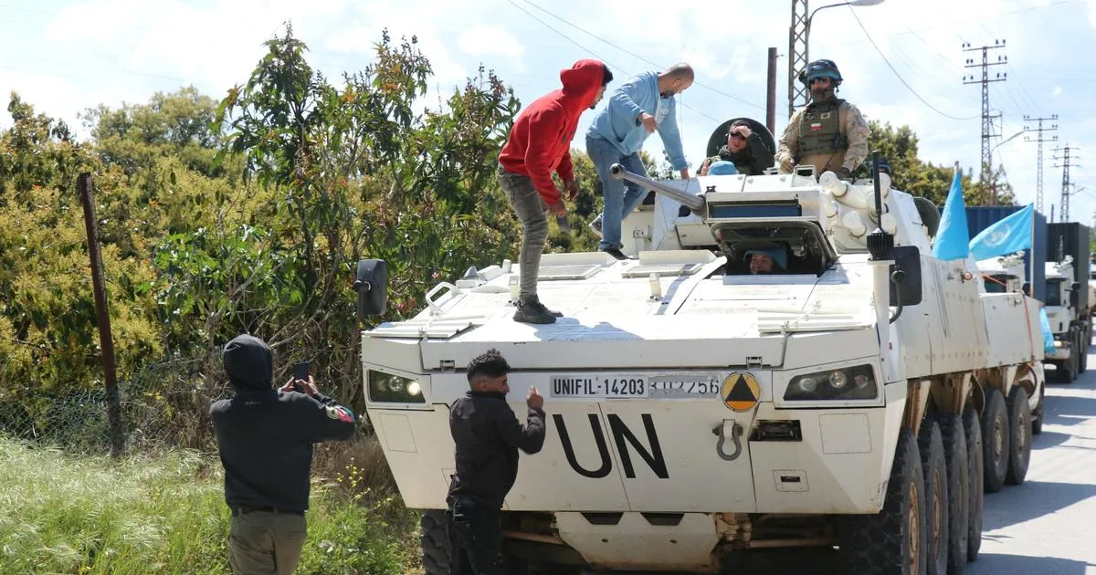 Liban: des soldats israéliens percutent des véhicules de l’ONU avec un char
