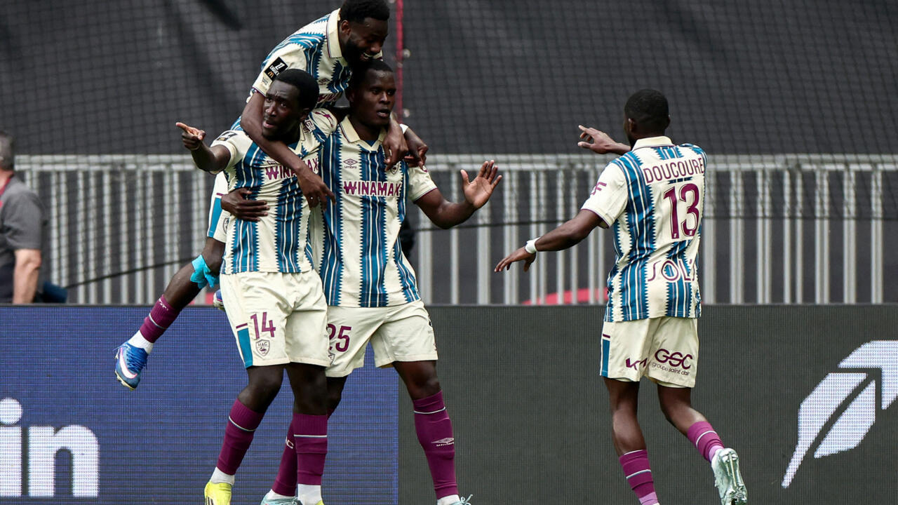 Ligue 1: neuf mois après, le Tanzanien Samatta marque enfin son premier but en France