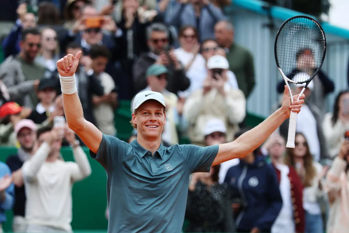 Jannik Sinner bat Carlos Alcaraz en finale du Masters 1000 de Monte-Carlo et redevient numéro 1 mondial