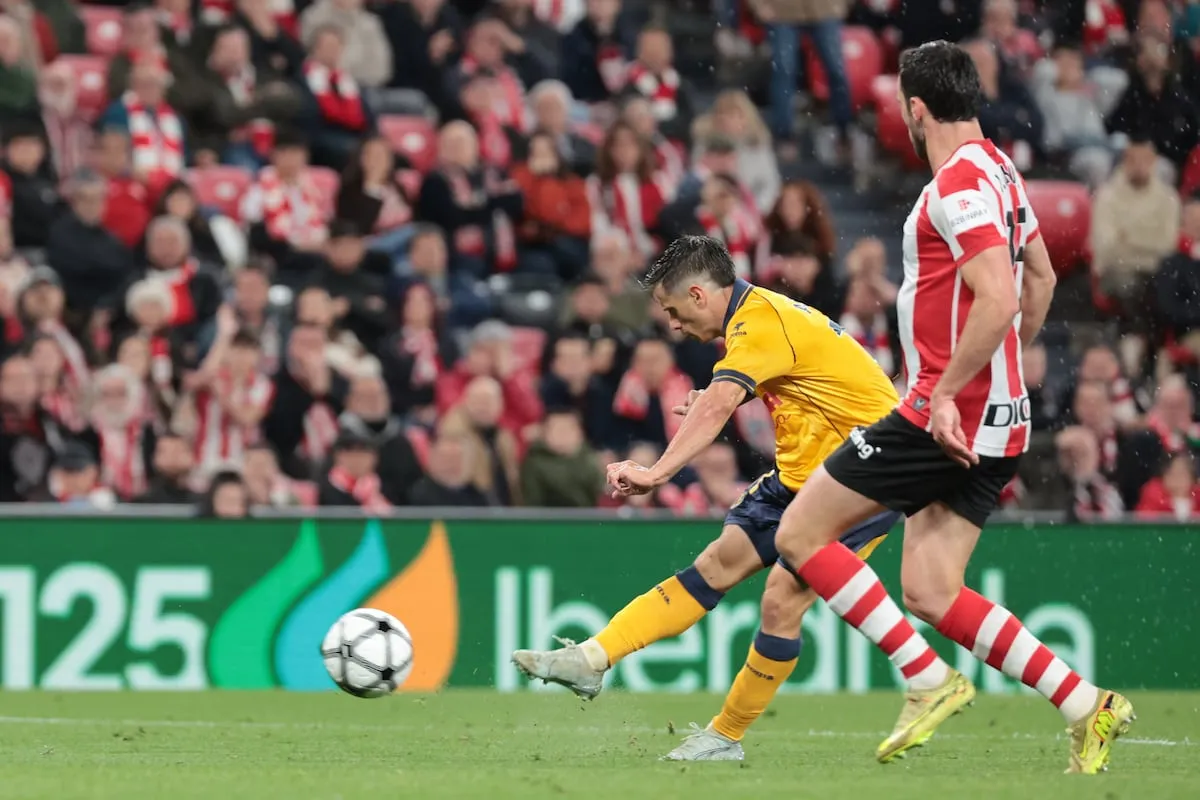Marcelino rompe su gafe en San Mamés y el Villarreal tumba al Athletic