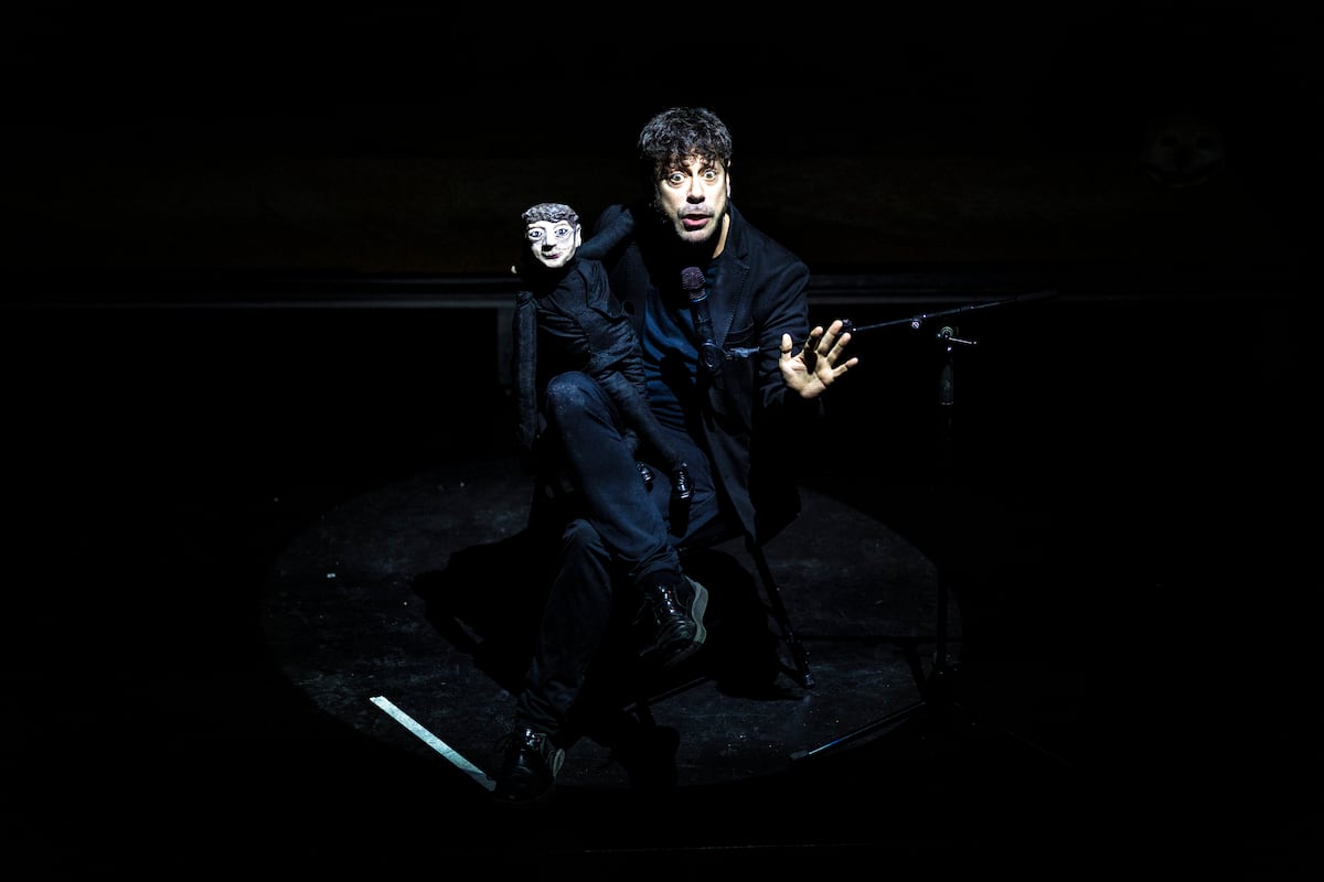 Todo lo que le pasa a un hombre después de que le acusen públicamente de agresión sexual: la reflexión teatral de Cristina Fallarás