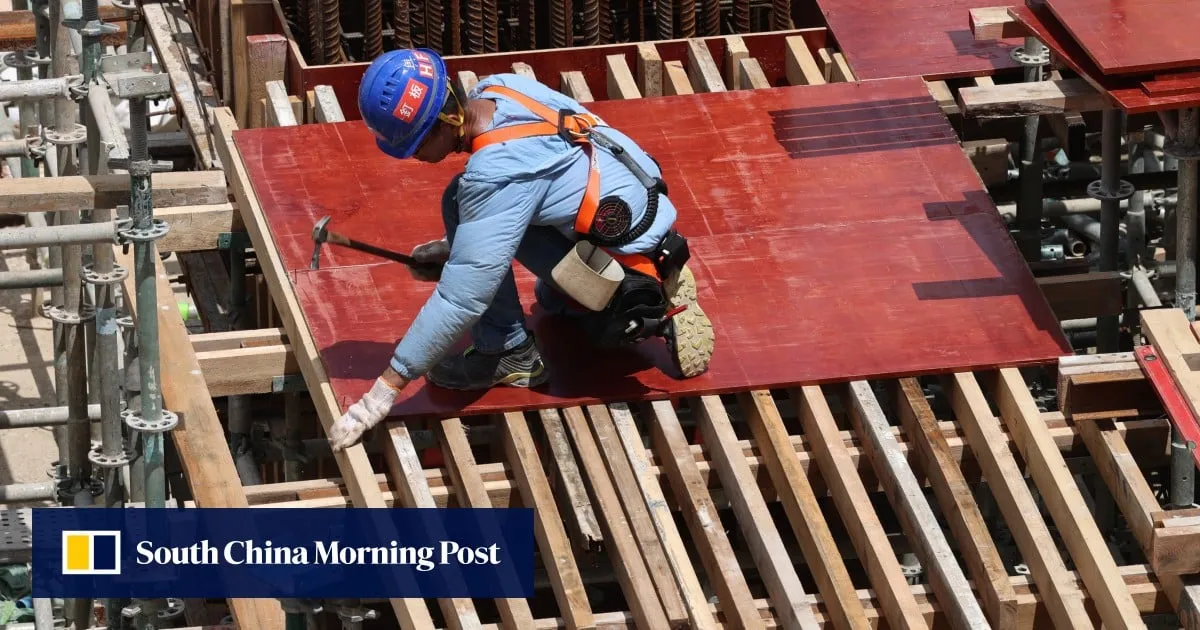 Hong Kong expands heat stress monitoring to better protect outdoor workers