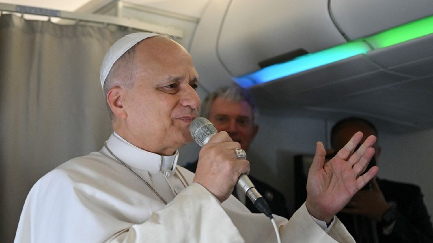 "Je ne veux pas d'un pape qui critique le président des Etats-Unis" : on vous raconte le bras de fer entre Léon XIV et Donald Trump