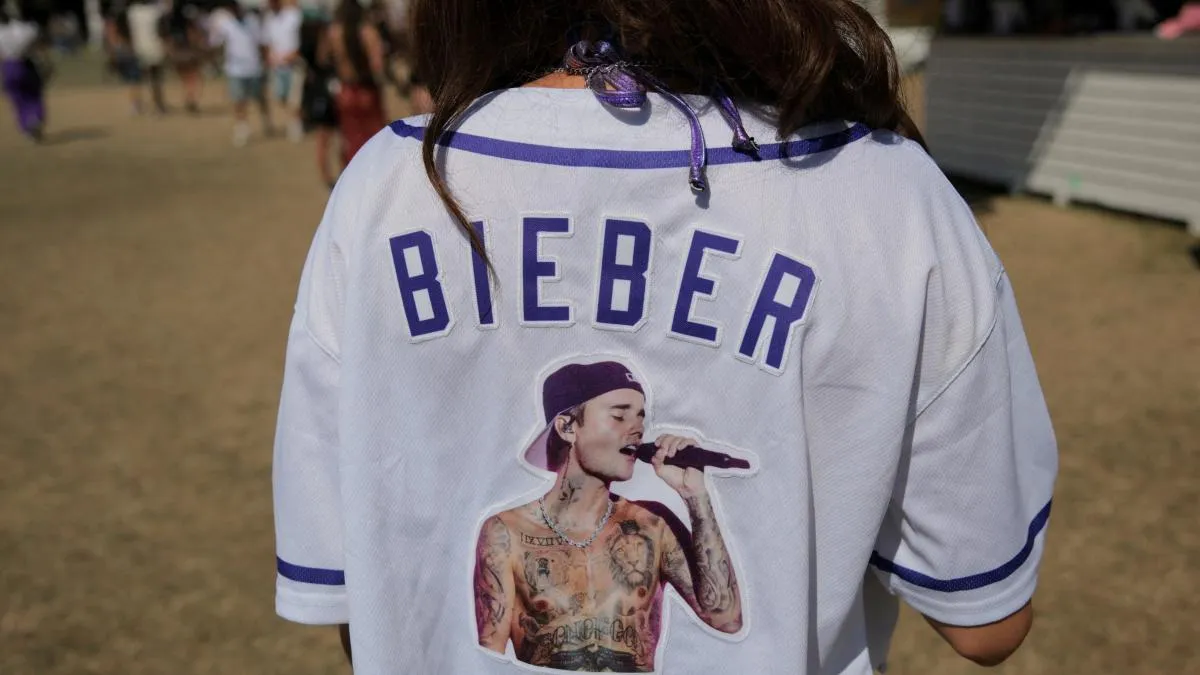
                                      El regreso de Justin Bieber a los escenarios desata el debate: 10 millones en Coachella por un karaoke con vídeos de YouTube
                                  