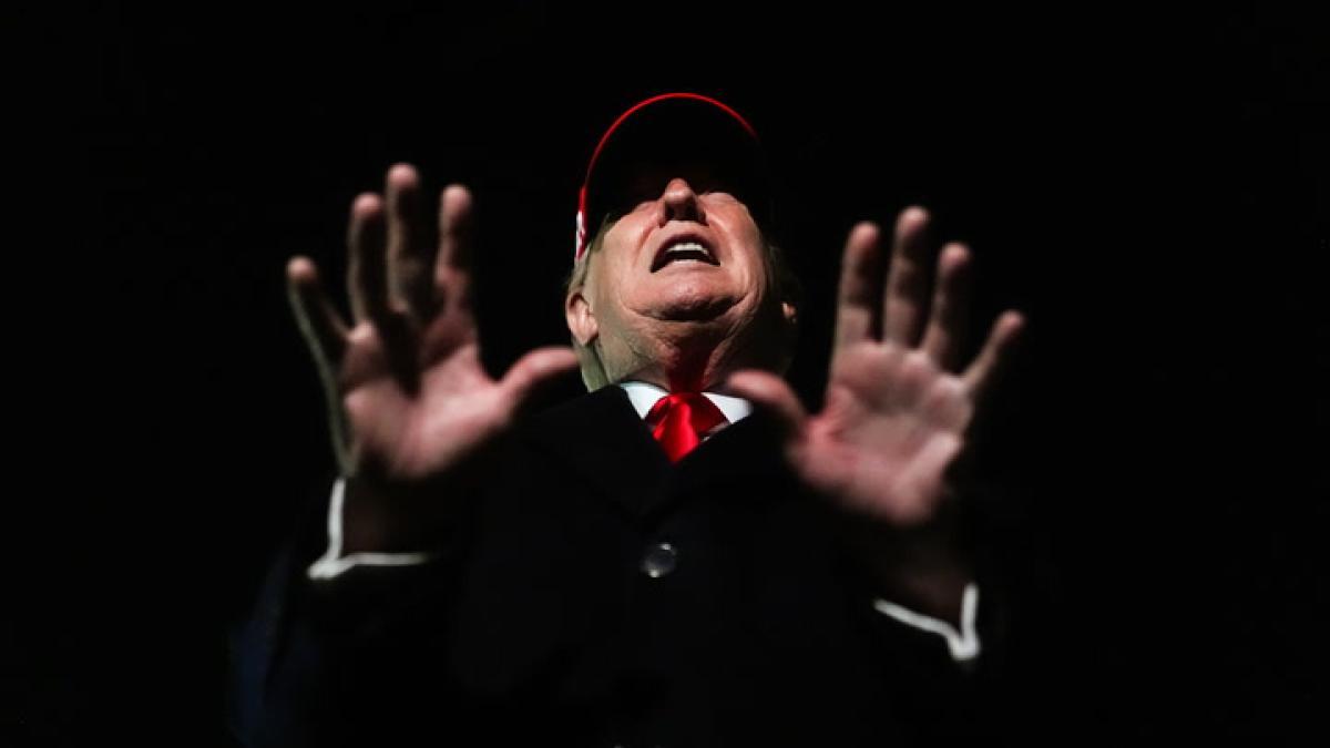 
                                                                                     Las bolsas caen y el crudo se dispara tras la amenaza de EE.UU. de bloquear Ormuz
                                                                                 