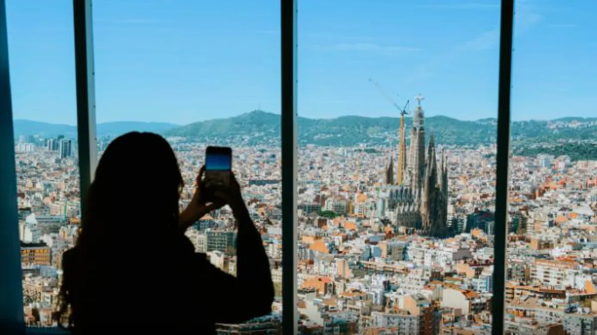 
                                                                                                                                                         Te invitamos al Mirador Torre Glòries
                                                                                                                                                     