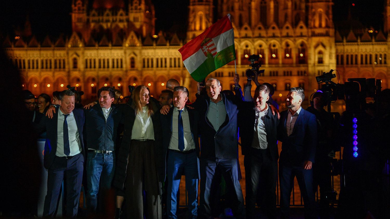 Après sa victoire aux législatives en Hongrie, "il va falloir que Péter Magyar envoie des signaux à l'UE", analyse un spécialiste de l'Europe centrale