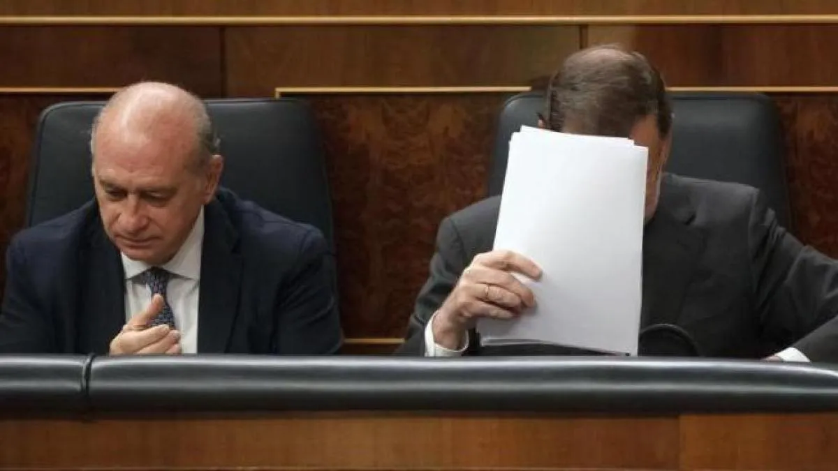 
                       Villarejo amenazó con “llevarse por delante” a Rajoy, apodado 'El barbas' por la trama Kitchen
                   