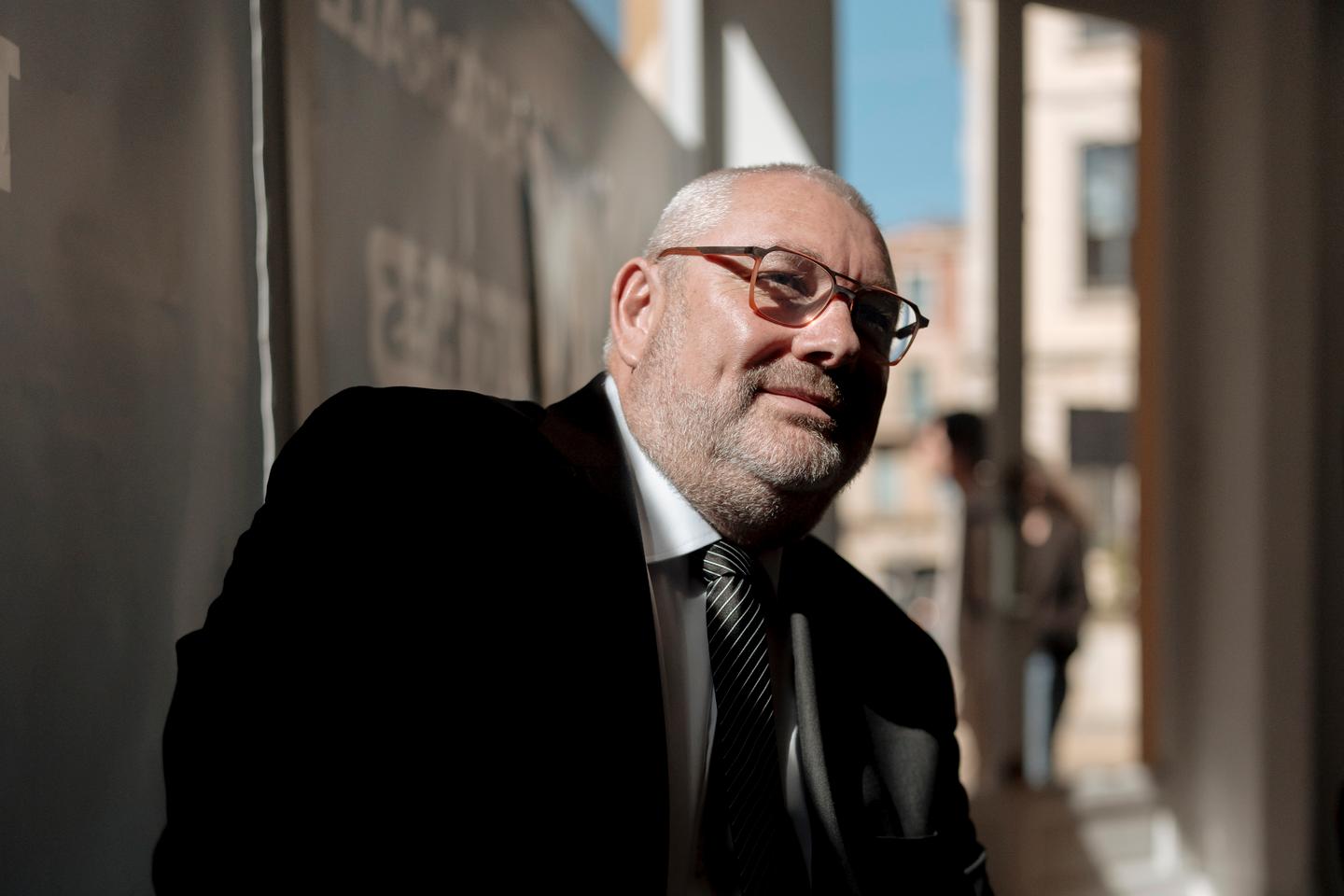 A Carcassonne, Christophe Barthès, le nouveau maire RN, rompt les habitudes avec la presse locale