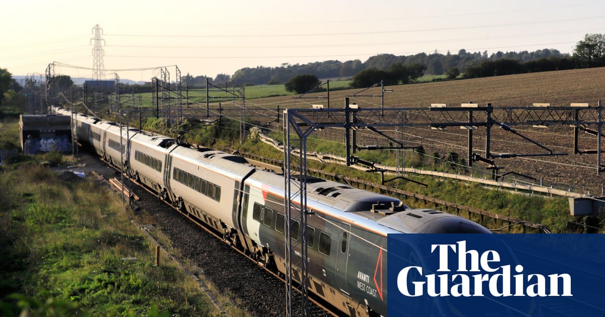 Plans to change HS2 train size could reduce capacity and speed in north, says expert