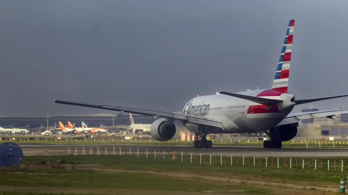 
                 Las aerolíneas activan planes de contingencia por riesgo de falta de fuel
             