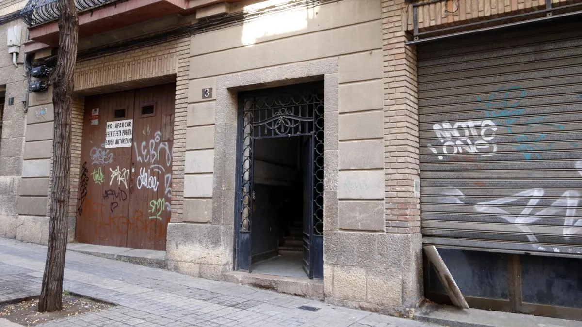 
                                       Detenidos por matar al compañero de piso, al que tiraron por la ventana en Lleida
                                   