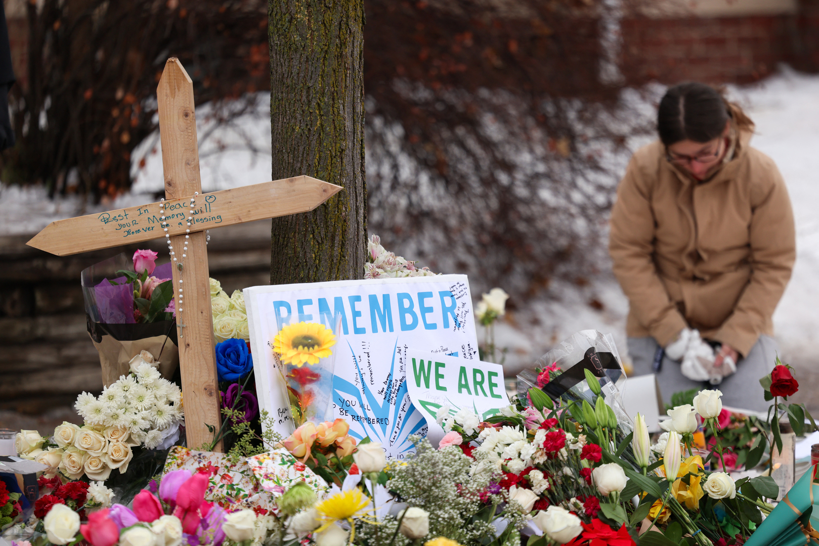 Minnesotans mourn woman killed by ICE