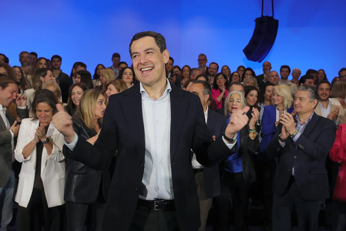 El CIS andaluz sigue sin garantizar una nueva mayoría absoluta de Juanma Moreno aunque la ve muy probable