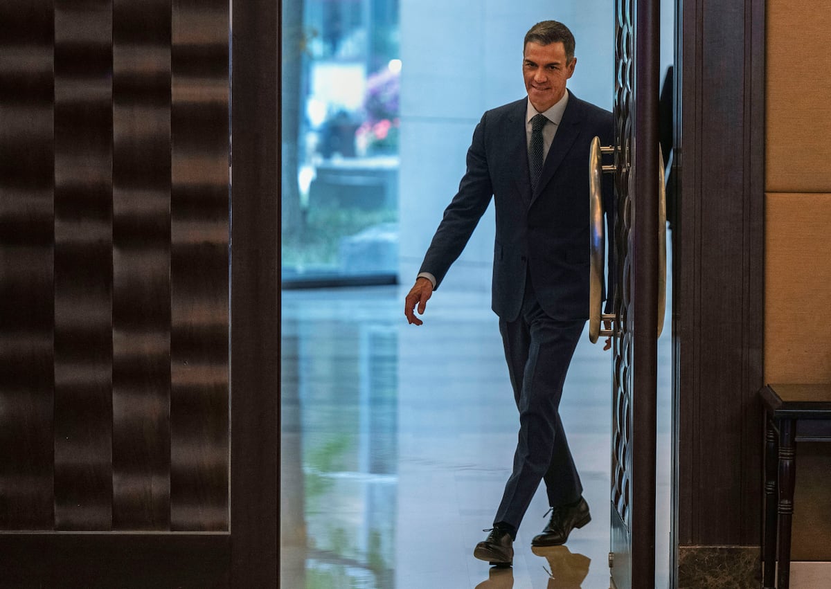 Pedro Sánchez defiende la regularización de inmigrantes en una carta a la ciudadanía