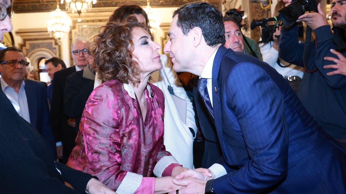 El ‘CIS andaluz’ sitúa a Moreno al borde de la mayoría absoluta y confirma el frenazo de Vox