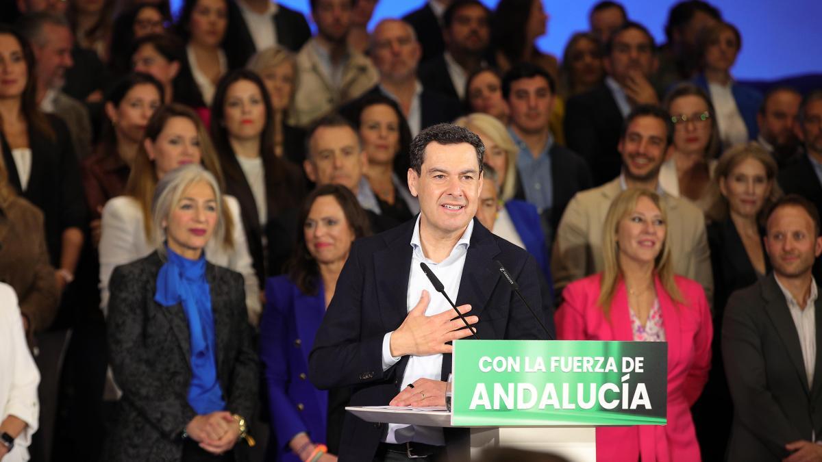 
                        Moreno tiene a su alcance la mayoría absoluta según el barómetro público andaluz
                    