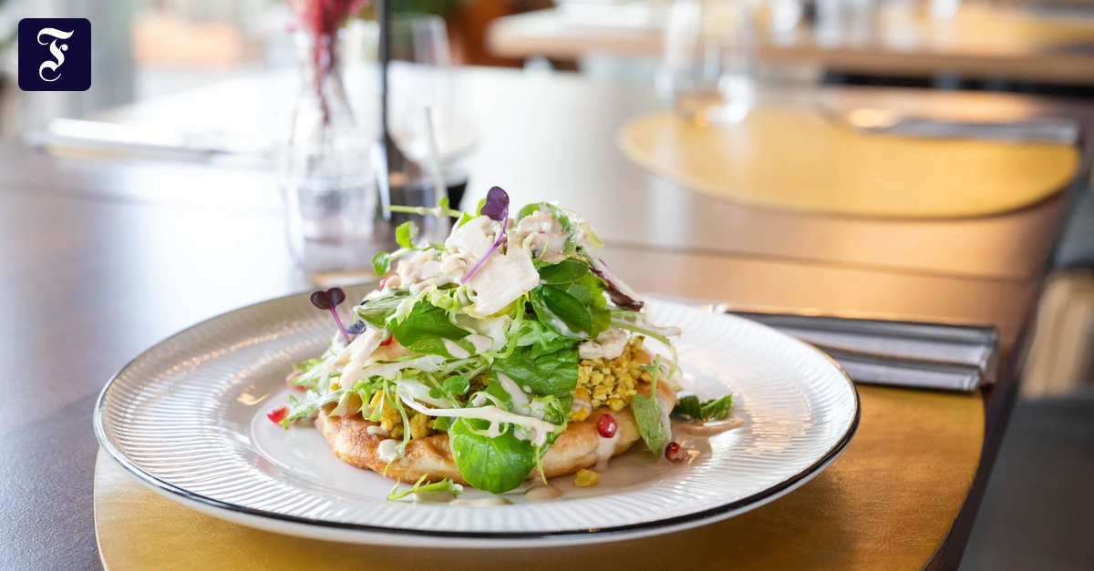 Sleepy Bird After Dark: Zarte Steaks, weiche Nudeln und viel Petersilie