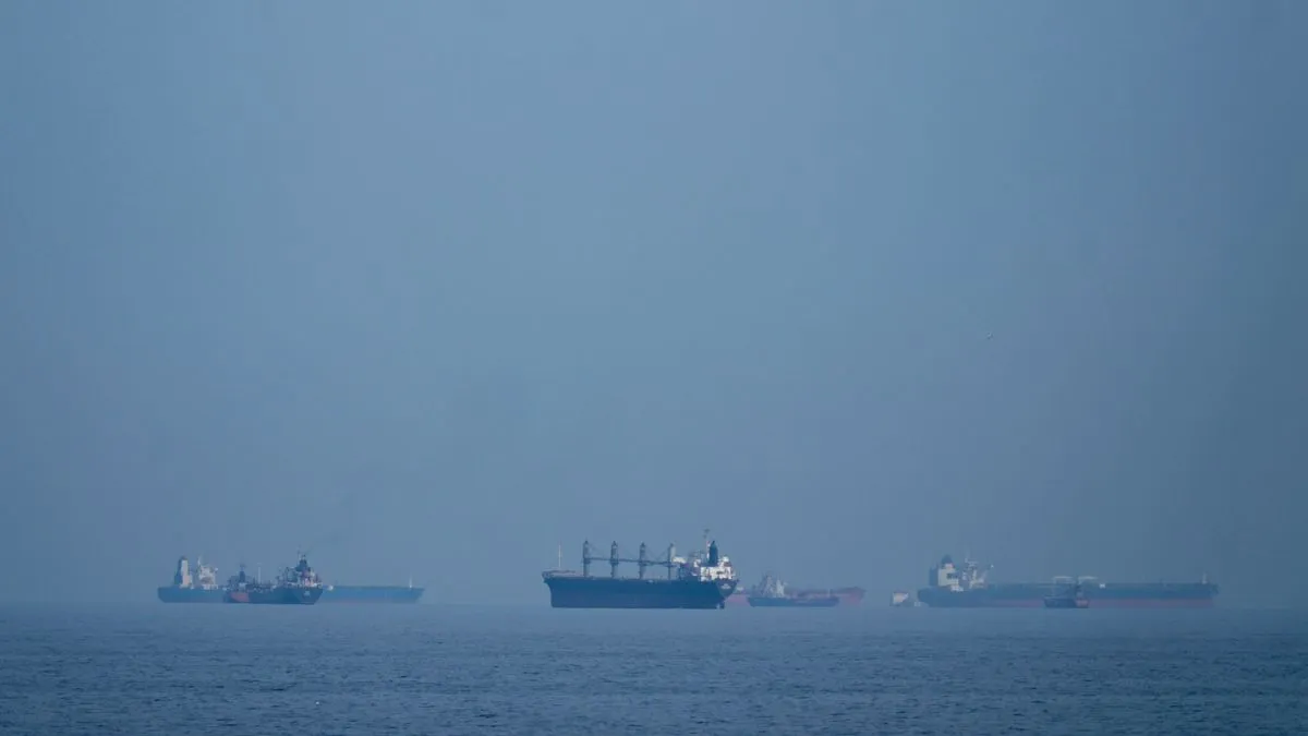 Straße von Hormus: Von USA sanktionierter Tanker passiert Meerenge trotz US-Seeblockade