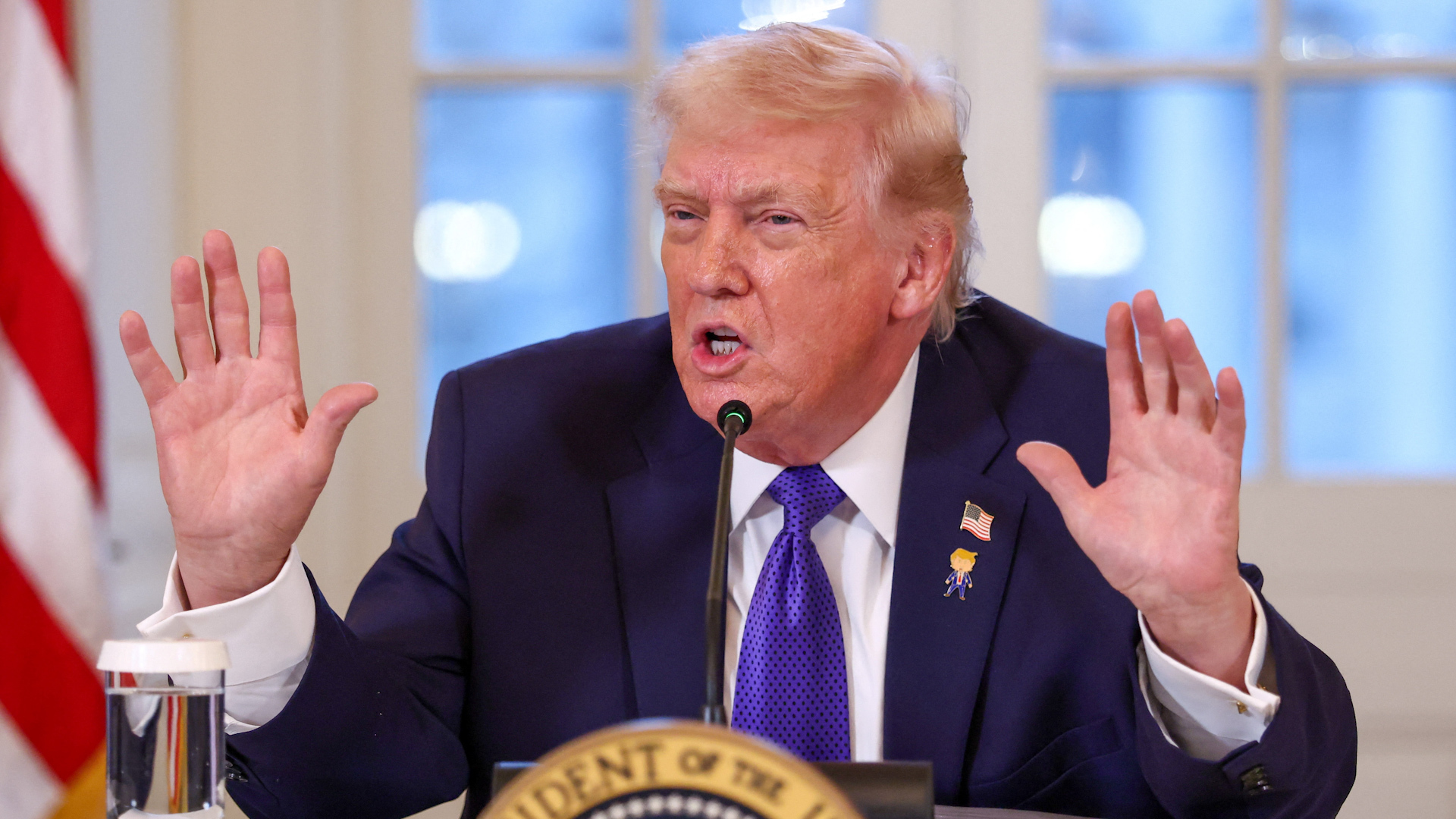 Trump meets US oil bosses to discuss Venezuela extraction