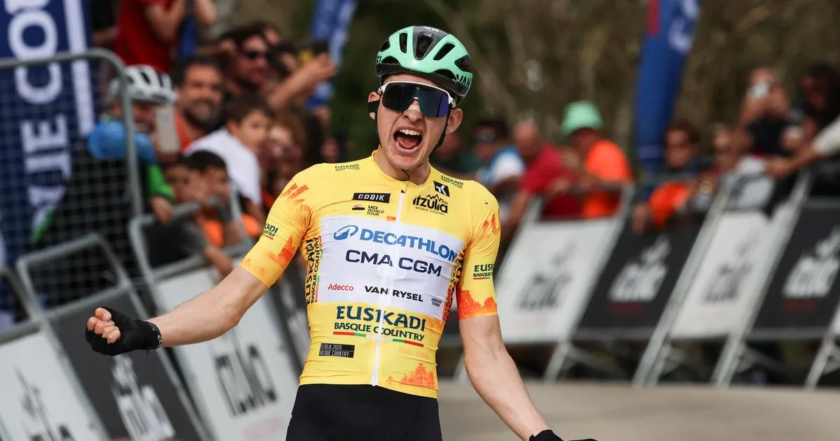 Cyclisme : une intervention d’Emmanuel Macron pour retenir le prodige Paul Seixas en France ?