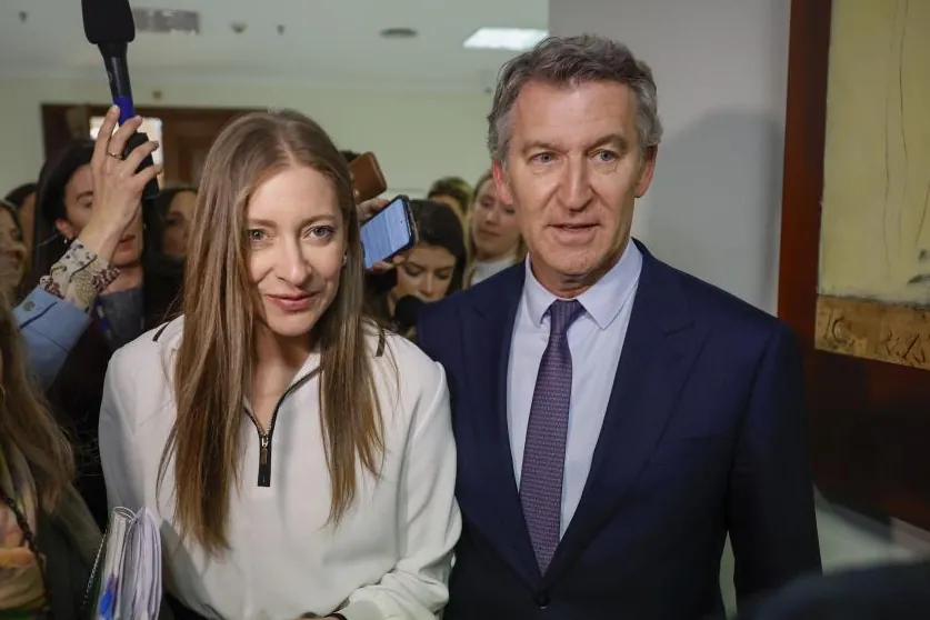 Feijóo llama a Sánchez "el Orban del Sur" y pide su dimisión por el procesamiento de su esposa: "Ha consentido que se robe en su cara y no se ha marchado"