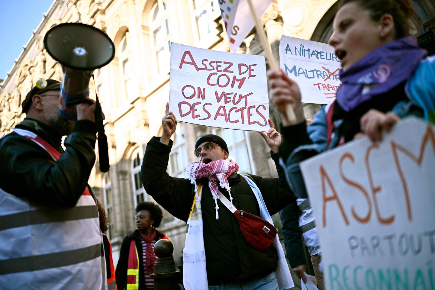 Périscolaire : le Conseil de Paris adopte le plan d’action d’Emmanuel Grégoire