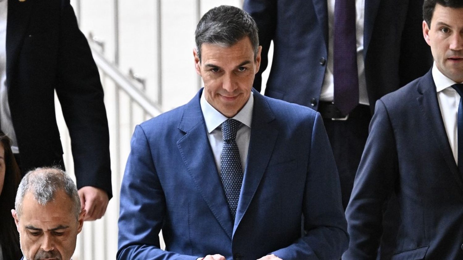 L'Espagne lance un vaste plan de régularisation de sans-papiers pour "près d'un demi-million de personnes"