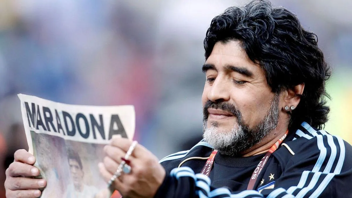 
                                      Diego Maradona murió dos veces
                                  