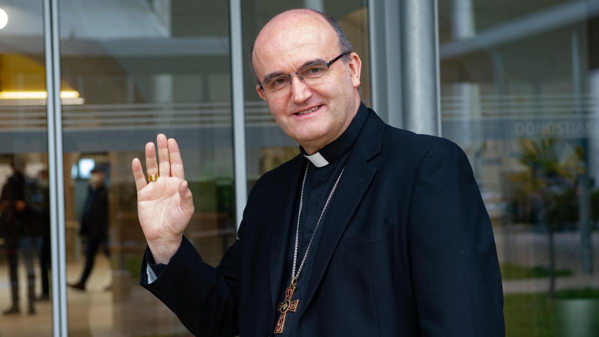
                                               El obispo de Alicante compara a Trump con “la niña del exorcista” por su ataque al Papa
                                           