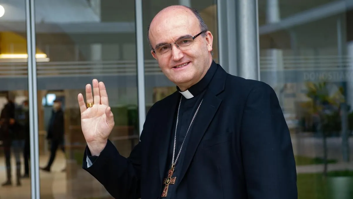 
                                               El obispo de Alicante compara a Trump con “la niña del exorcista” por su ataque al Papa
                                           