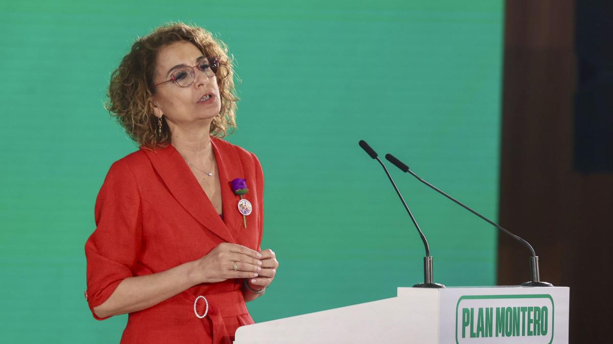 
                                                                                PSOE pide a la JEC que aplace hasta después del 17-M la cita de Montero en el Senado
                                                                            