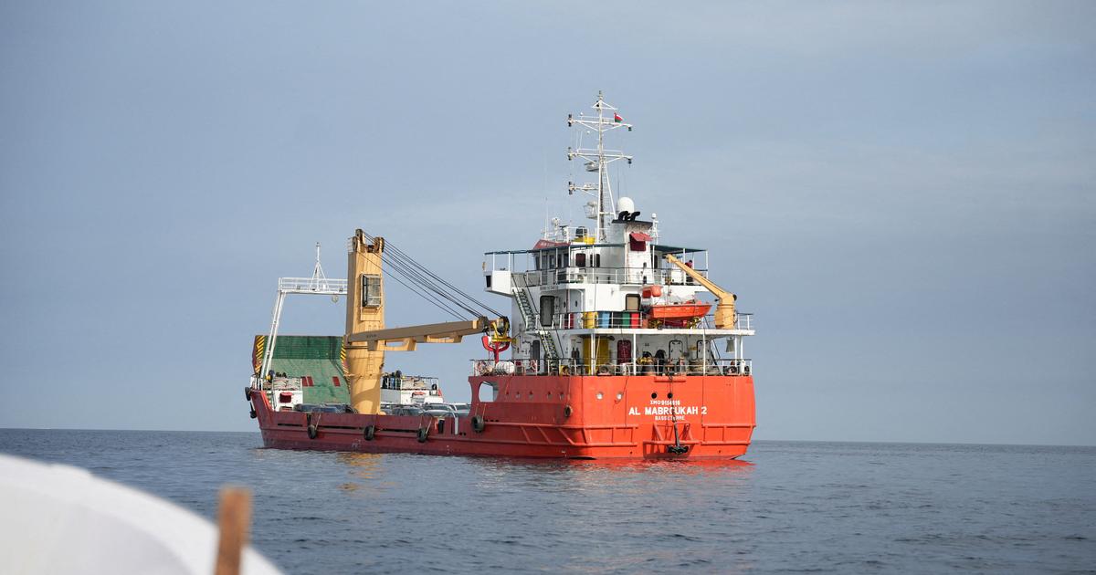 Deux navires en provenance d’Iran franchissent le détroit d’Ormuz malgré le blocus américain