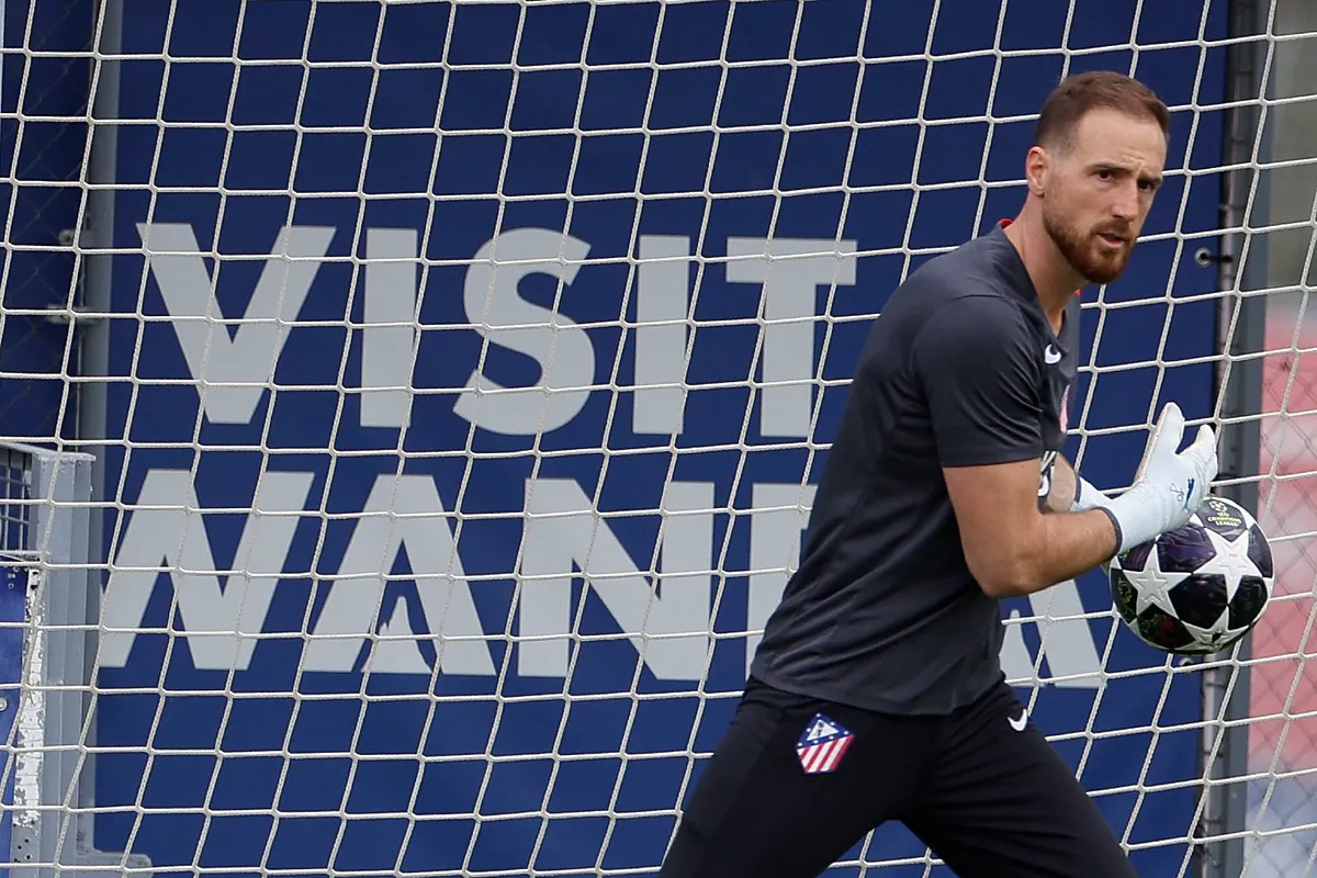 La extraña y duradera recuperación de Oblak ante el buen hacer de Musso: "No vuelve para devolverle los galones"