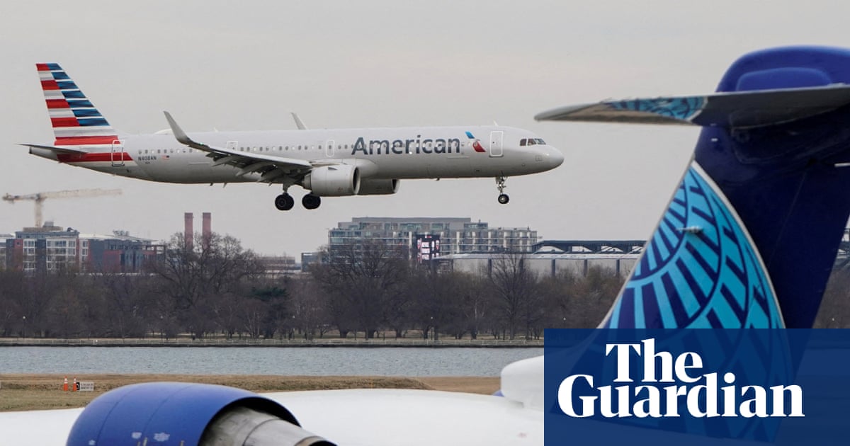 United Airlines CEO reportedly pitched merger with American, sparking competition fears
