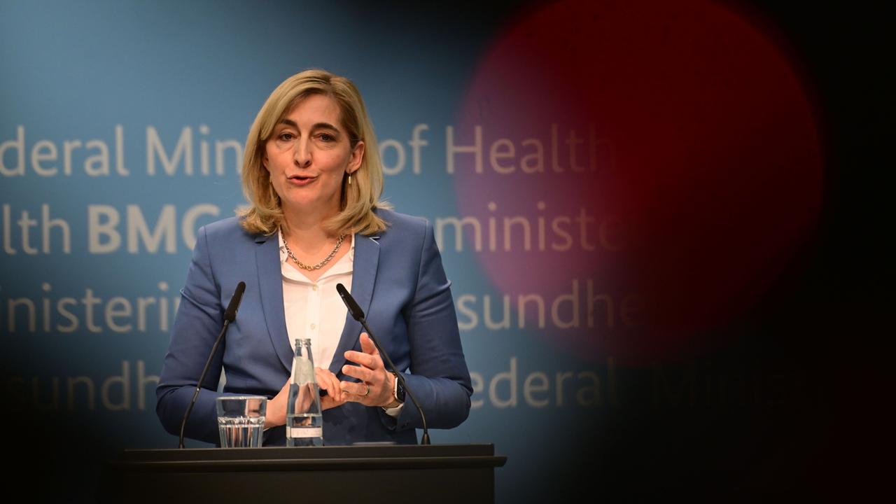 Gesundheitsreform: Warken schlägt Milliarden-Einsparungen vor