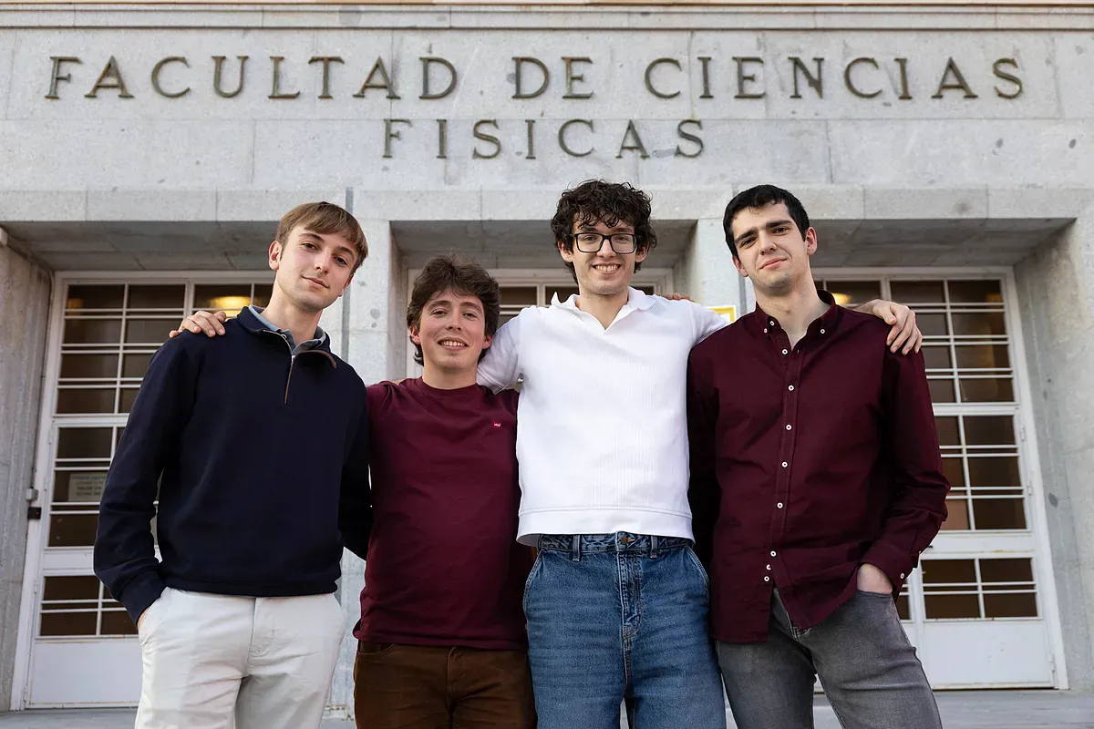 Cuatro estudiantes aplican la física cuántica y ponen en jaque las reglas de la partida clásica de mus: "Es abrir la caja de Pandora"