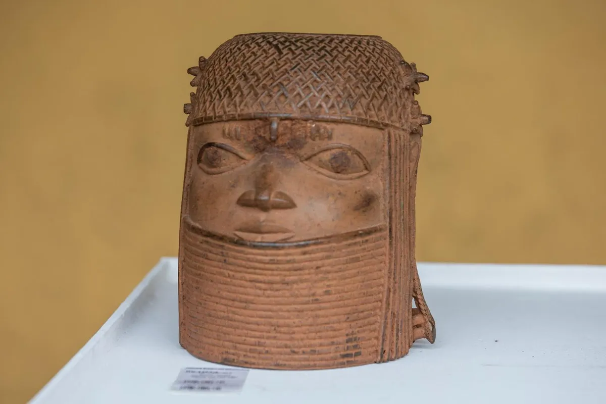 Restitution des biens culturels pillés en Afrique : que font les autres pays européens ?