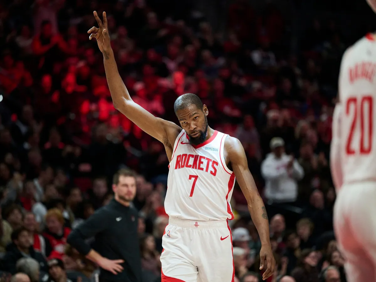 Kevin Durant passes Wilt Chamberlain on all-time NBA scoring list