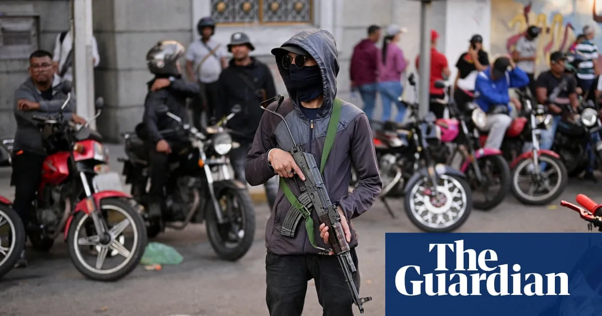 US urges its citizens to flee Venezuela amid reports of paramilitaries