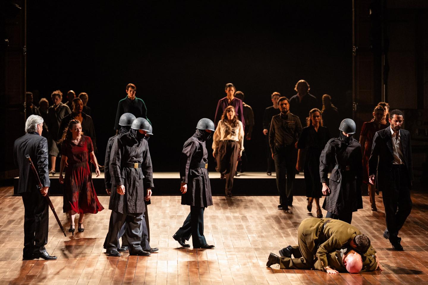 Avec « Satyagraha », Philip Glass fait une entrée fracassante au répertoire de l’Opéra de Paris